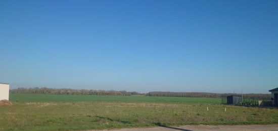 Terrain à bâtir à Marville-Moutiers-Brûlé, Centre-Val de Loire
