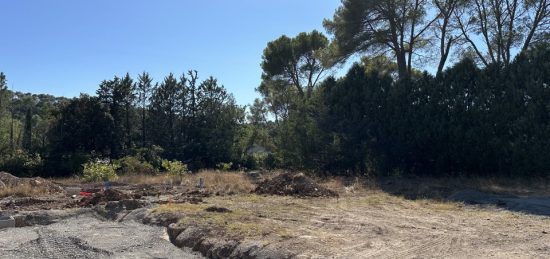 Terrain à bâtir à Pierrefeu-du-Var, Provence-Alpes-Côte d'Azur